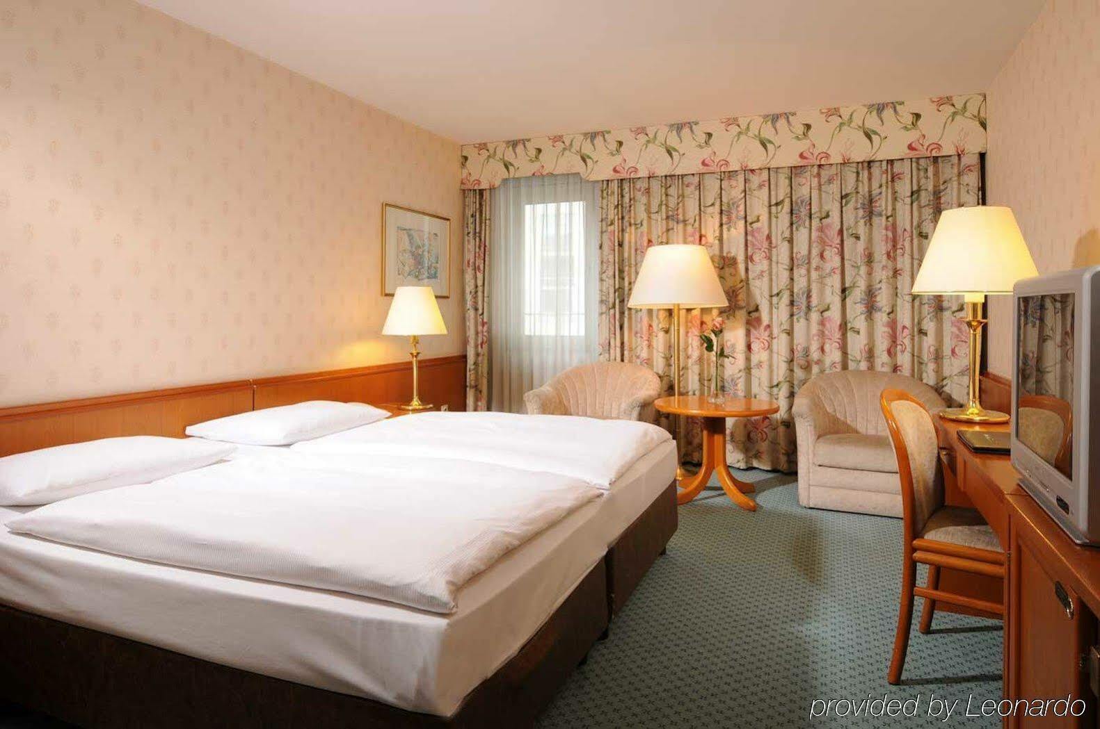 Maritim Hotel Munchen Экстерьер фото